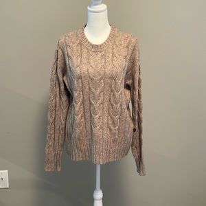 Banana republic tam crew neck cable knit sweater.  New with Tags